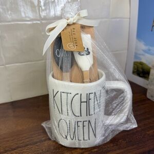 Rae Dunn Kitchen Queen Double Sided Mug Set w/2 Mini Spatulas, Gift Wrapped, NWT